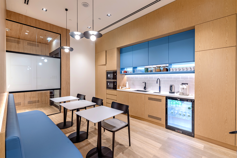 Lockton DIFC interior construction company dubai