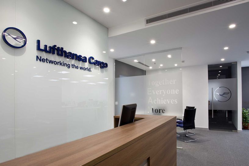 Lufthansa Gallery 002