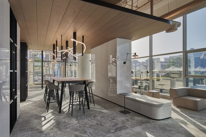 Dubai Internet City interior fit out companies uae 2x