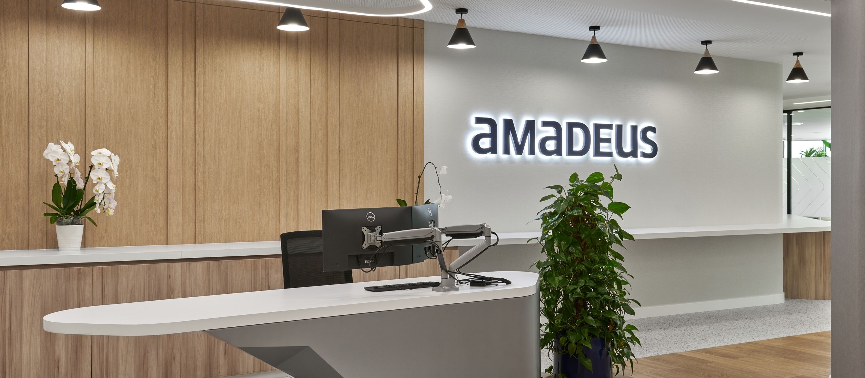 Amadeus entreprises françaises de décoration dintérieur pour locaux commerciaux