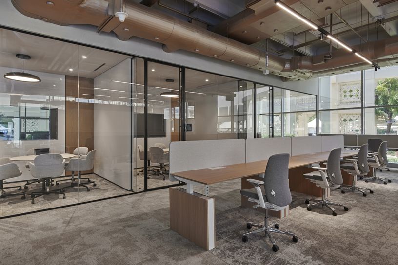 Dubai Internet City interior fit out company projects 2x